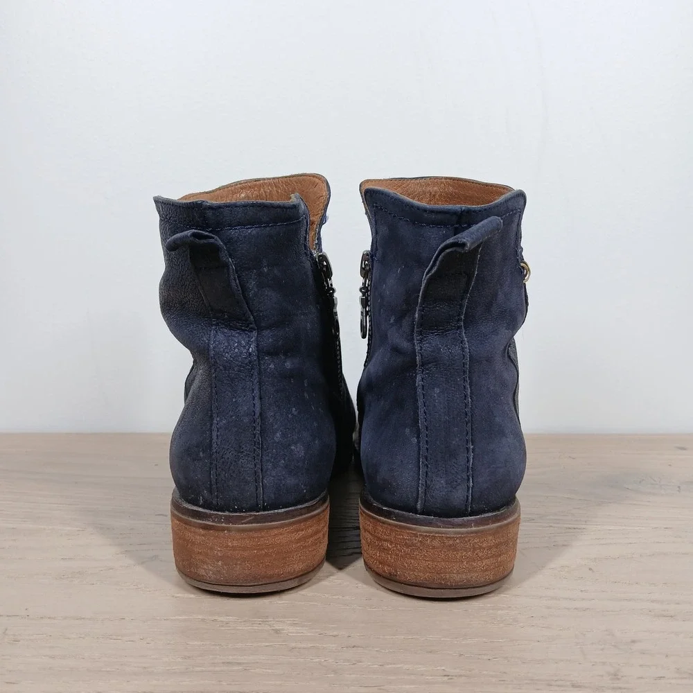 Sofft Ankle Boots Womens 6.5 Blue Leather Ankle Chelsea Distressed Casual